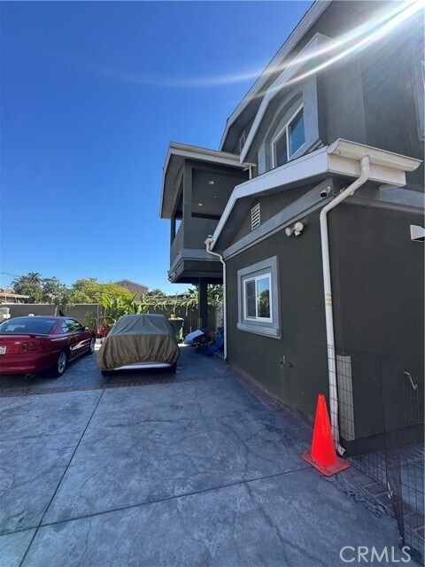 Building Photo - 3533 W 109th St