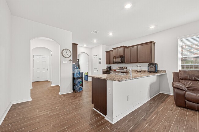 Building Photo - 15315 Crescent Brookfield Dr