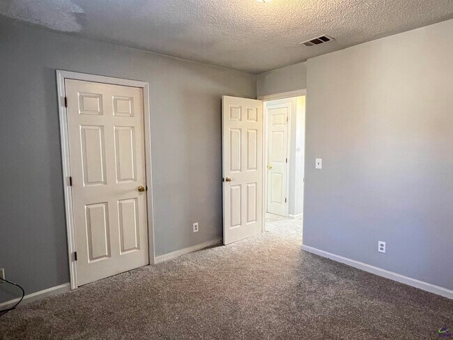 Building Photo - 2268 Unaliyi Trail