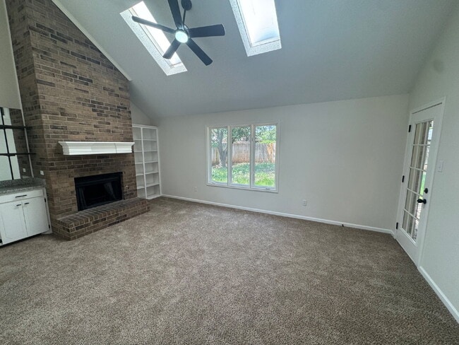 Building Photo - Beautiful 2 Story Home Across the Street From Preston Elementary!