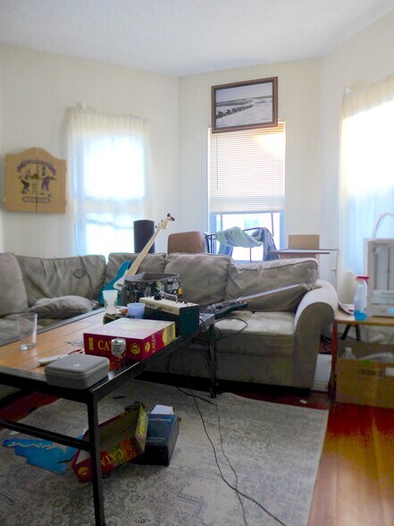 Building Photo - 10 Darling St