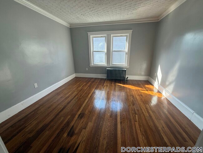 Building Photo - 129 Stanwood St