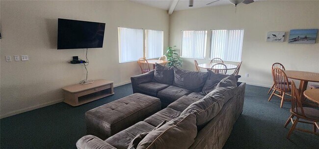 Building Photo - 1515 Pinellas Bayway S