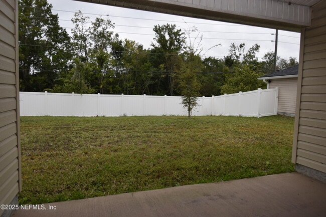 Building Photo - 7285 Gateway Ct