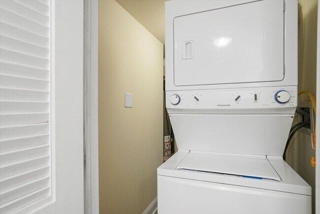 Building Photo - 4521 S Michigan Ave