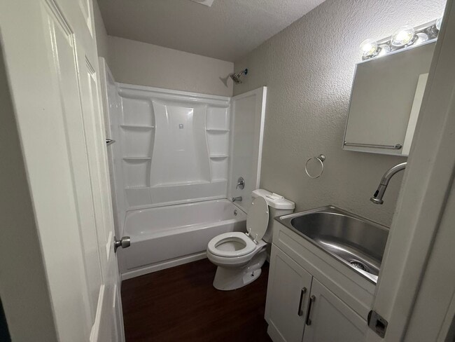 Building Photo - BRAND NEW 5 bed House in Tacoma School District!