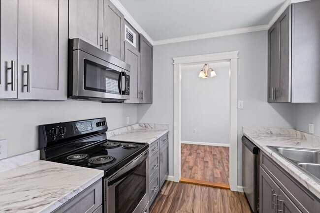 Building Photo - SUMMERVILLE CONDO