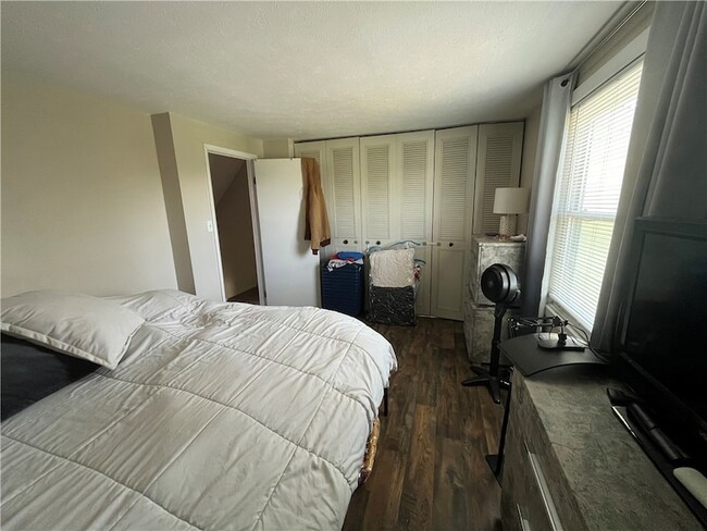 Building Photo - 3000 Ridge Rd