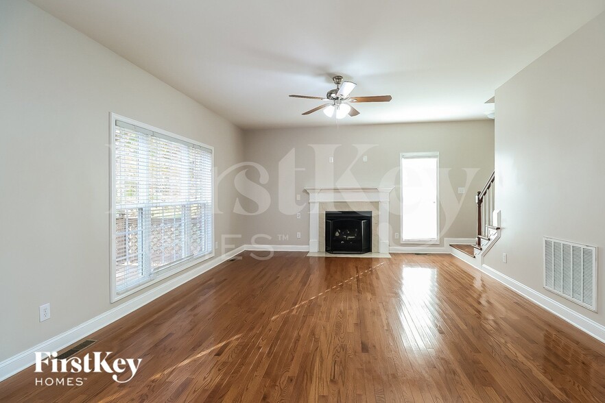 Building Photo - 5700 Sugarcane Ct