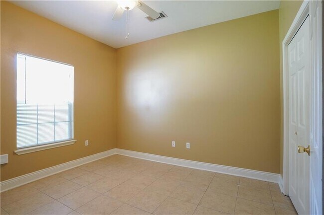 Building Photo - 1307 LA-59