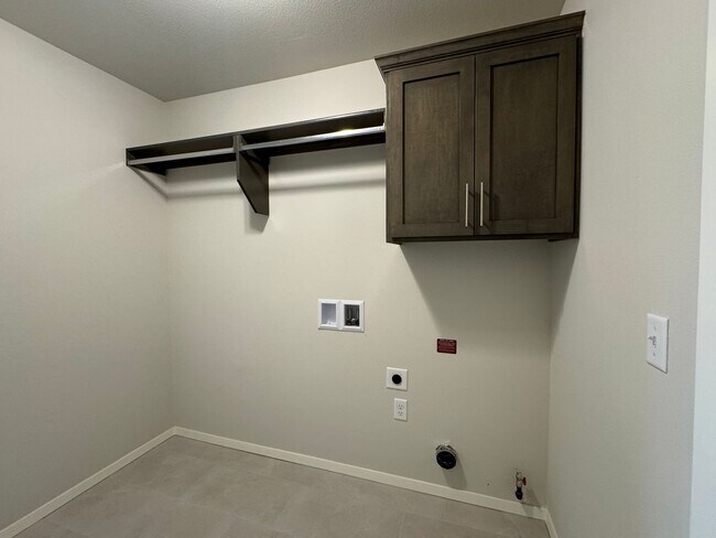 Building Photo - NEW CONTRUCTION - 4 bed-3 bath-3 car garage.