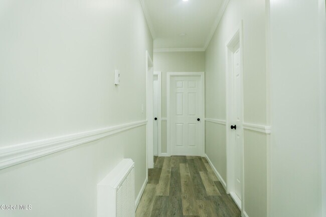 Building Photo - 418 3rd St