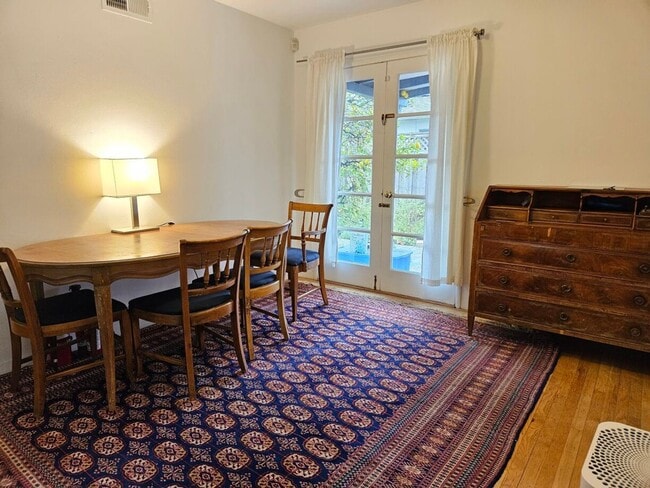 Building Photo - Charming 3 Bedroom Home in Southgate Neigh...