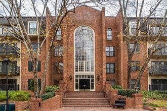 Building Photo - 27301 Plantation Dr NE