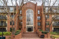 Building Photo - 27301 Plantation Dr NE