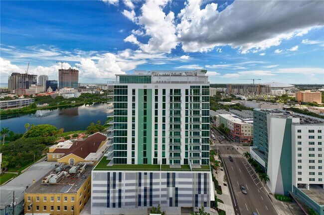 Building Photo - 777 3rd Ave N