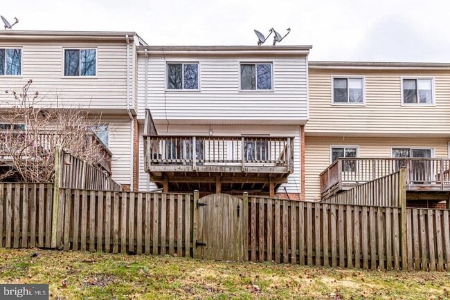 Building Photo - 6020 Kerrwood St