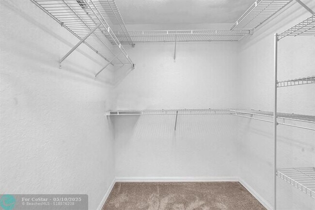 Building Photo - 7765 Yardley Dr