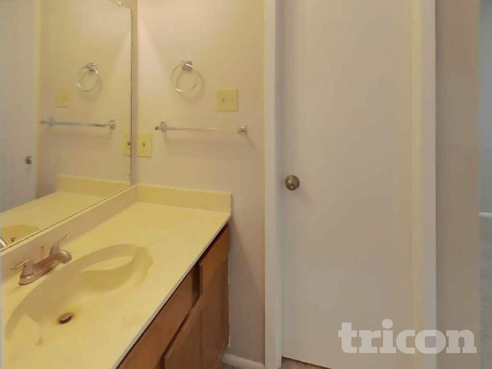 Building Photo - 13923 Flairwood St