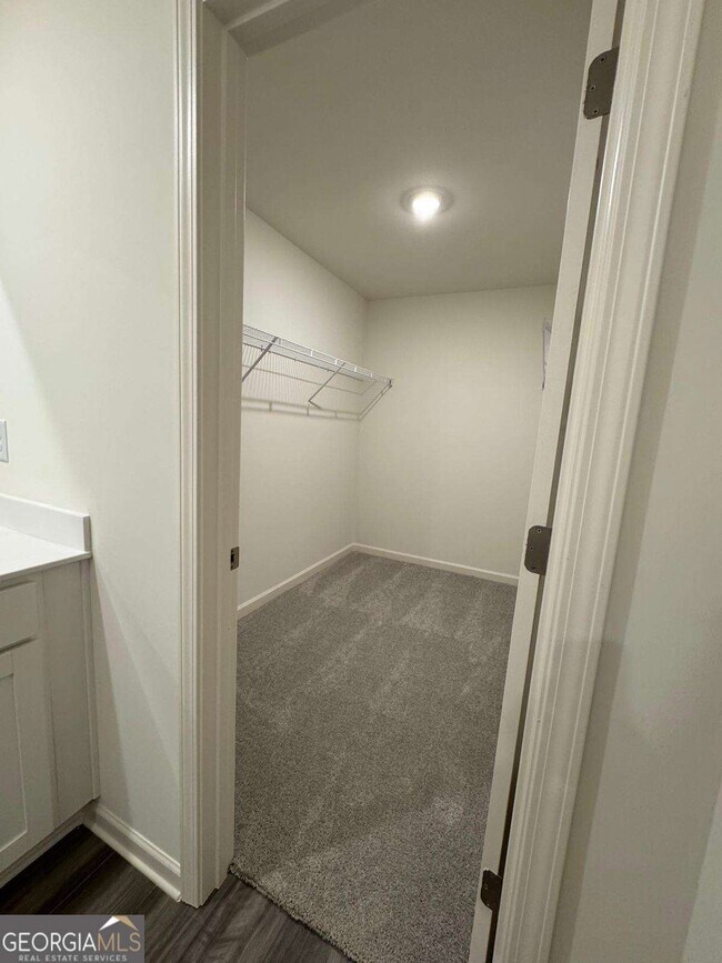 Building Photo - 87 Ingleton Dr