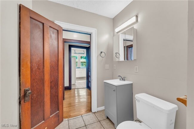 Building Photo - 3654 W 138th St