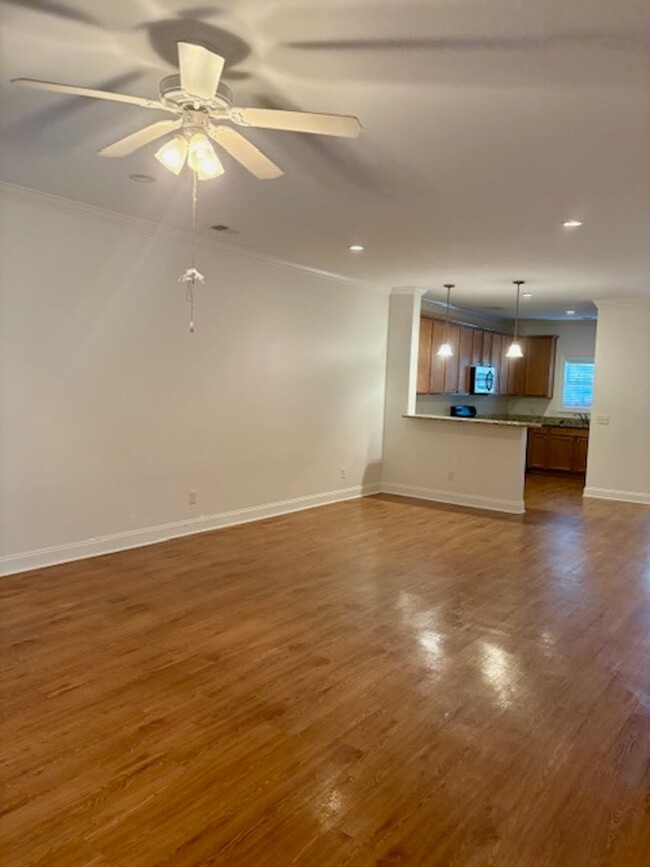 Building Photo - Desirable Two-story Lake Palmetto Townhouse
