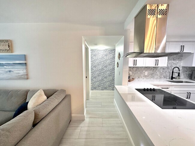 Building Photo - 630 Ocean Dr