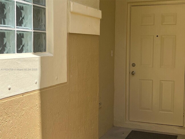 Building Photo - 2208 Ensenada Terrace