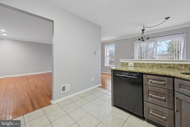 Building Photo - 306 Manor Ln