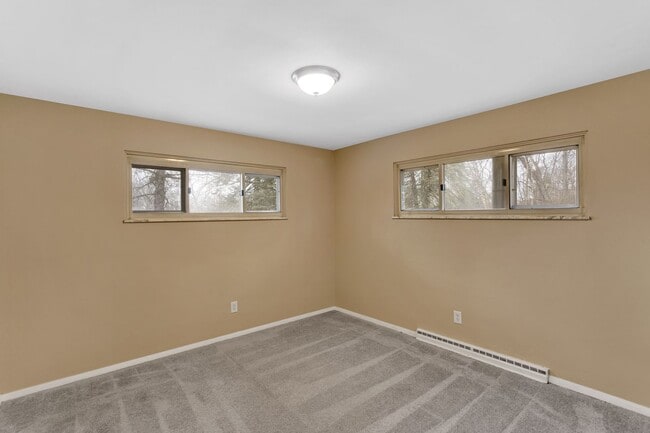 Building Photo - Updated 3BR Home with Central Air & Finished Walk-Out Basement - Sewickley, PA