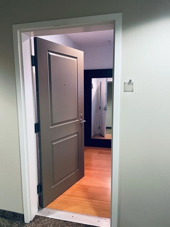 Building Photo - 16 Miner St