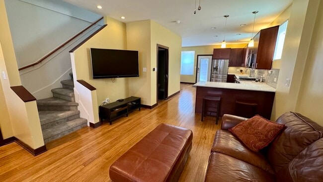 Building Photo - 1801 N Washtenaw Ave