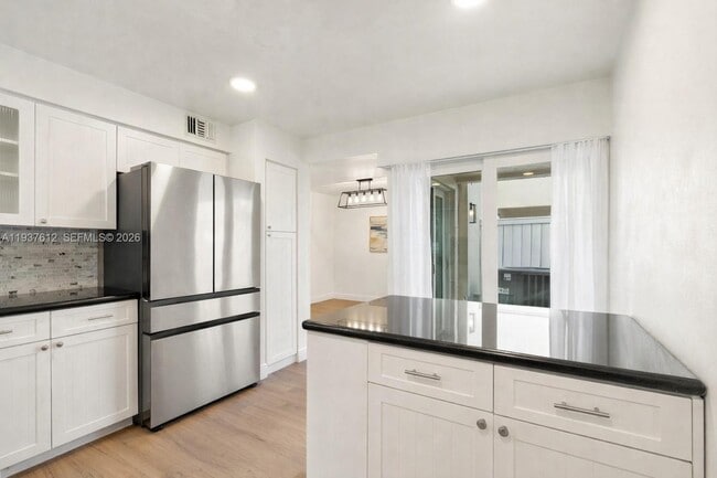 Building Photo - 6830 SW 45th Ln