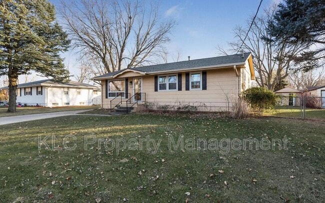 Building Photo - 230 Bel Aire Dr