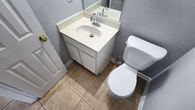 Building Photo - 385 Brookview Dr