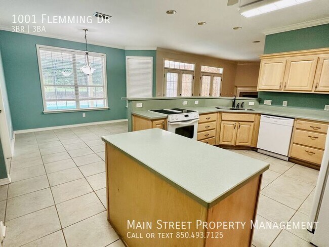 Building Photo - 1001 Fleming Dr