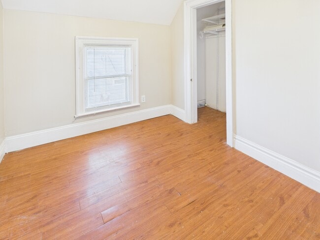Building Photo - 628 25th St
