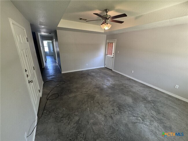 Building Photo - 1615 Pontotoc Trce