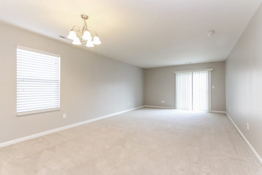 Building Photo - 4645 Deacon Ln