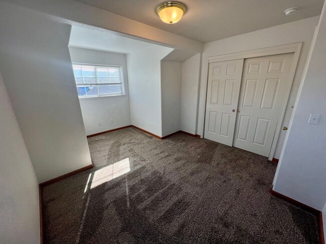 Building Photo - 1290 Clearsprings Dr