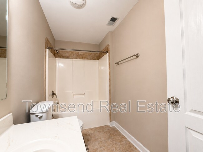 Building Photo - 2817 Blockade Runner Dr