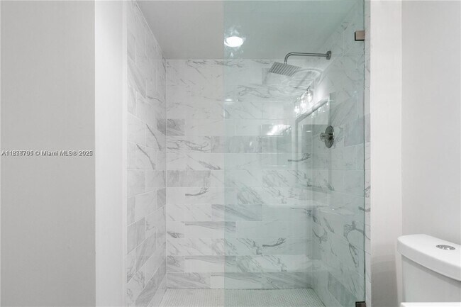 Building Photo - 20505 E Country Club Dr