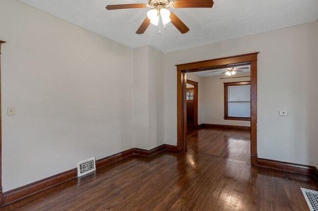 Building Photo - 4205 Pacific. Available June 2026.  3 bedroom, 2 bath, 2.5 car garage.  Does not qualify for gove...