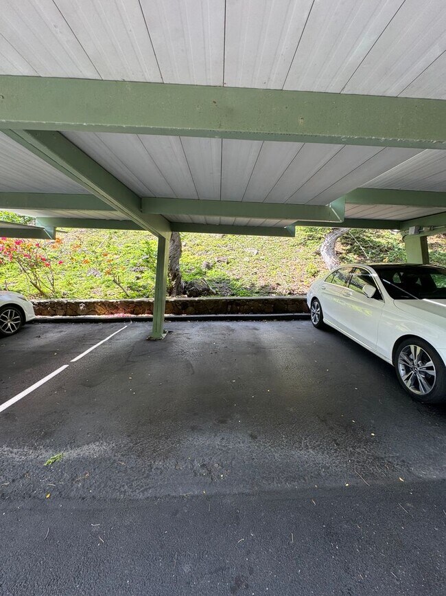 Building Photo - 3 BED, 2 BATH, 2 Parking with AC- Kalani Iki Estates