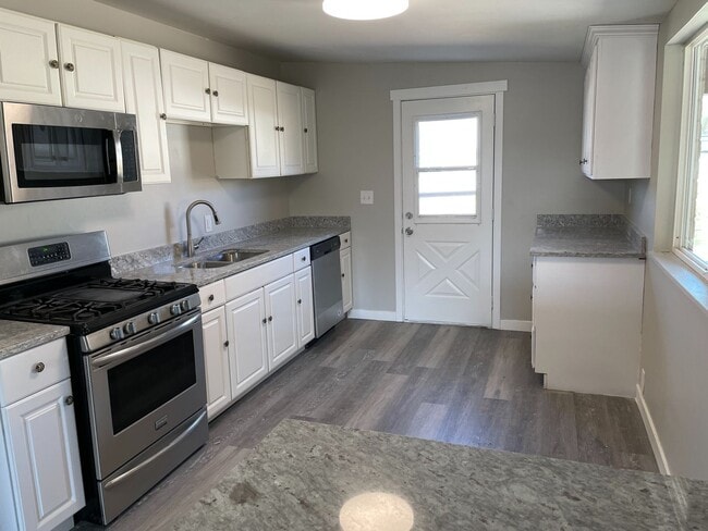 Building Photo - 3 Bedroom 1 Bathroom in Ogden