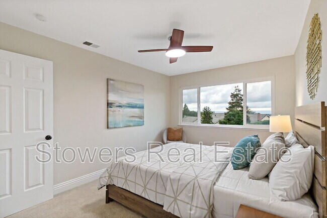 Building Photo - 17716 Columbia Dr