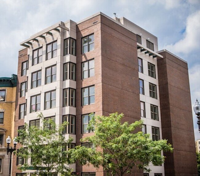 Building Photo - 1081 Boylston St