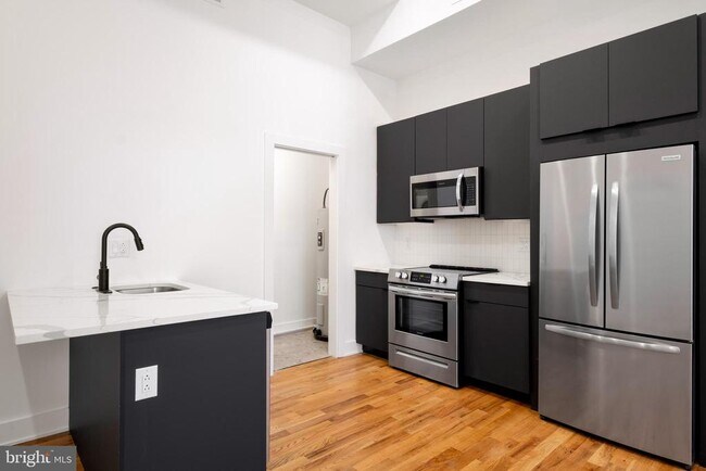 Building Photo - 1221 4 St