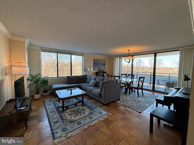 Building Photo - 5225 Pooks Hill Rd