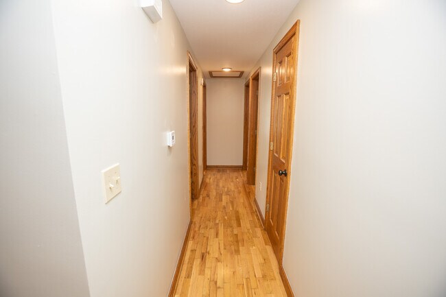 Building Photo - 409 Donna Bella Pl